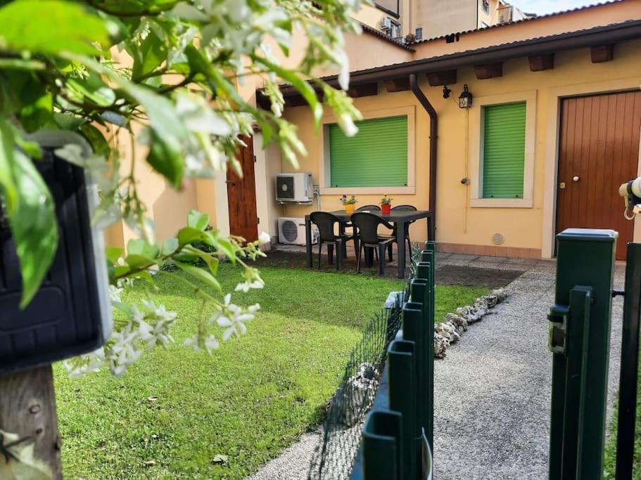 La Casa Di Davide Con Giardino E Garage Apartment Verona Exterior photo